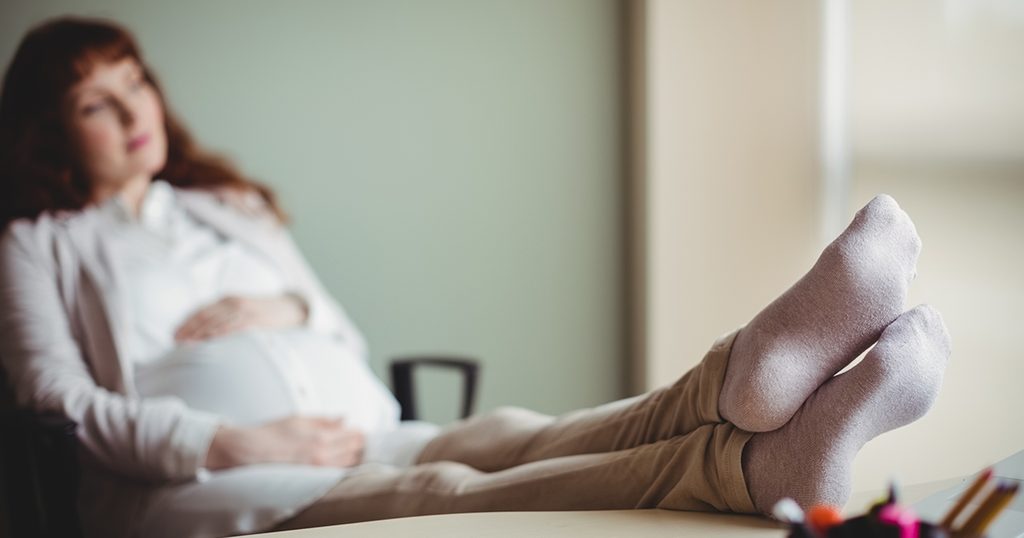 أسباب تورم القدمين للحامل في الشهر السابع