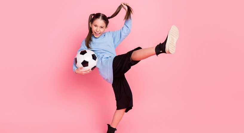 ملابس رياضية للمدرسة بنات