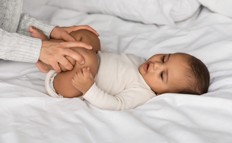 علاج الامساك عند الاطفال الرضع بعمر سبعة اشهر