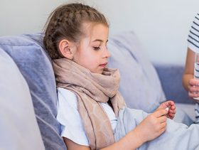 إسهال مائي ورائحة كريهة عند الأطفال