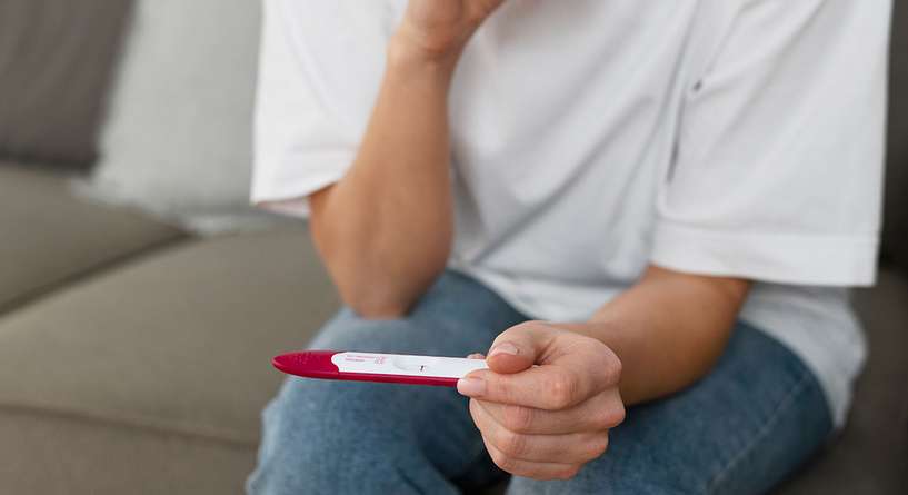 ظهور خطين في اختبار الحمل قبل موعد الدورة