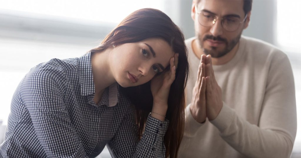 طريقة جعل الرجل يلاحقك