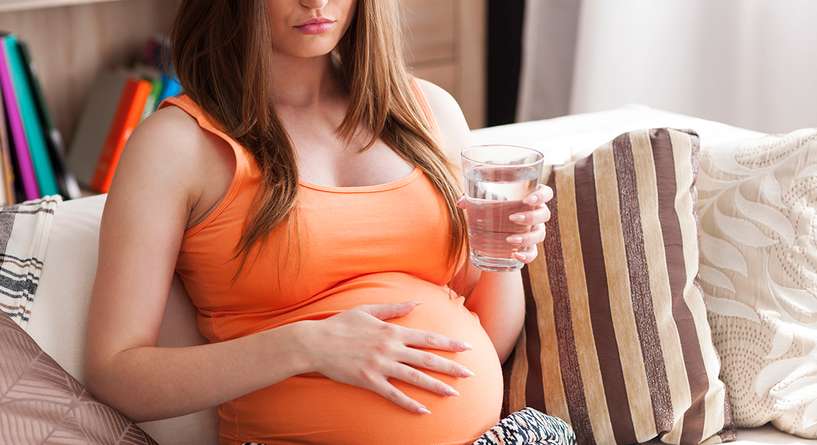 اسباب الغثيان بعد الاكل للحامل