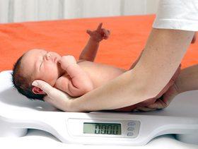 أسرع طريقة لزيادة وزن الرضيع في الشهر الثاني