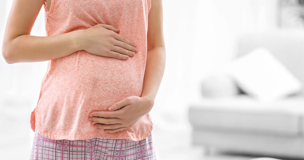 كيفية التخلّص من ألم السرة أثناء الحمل
