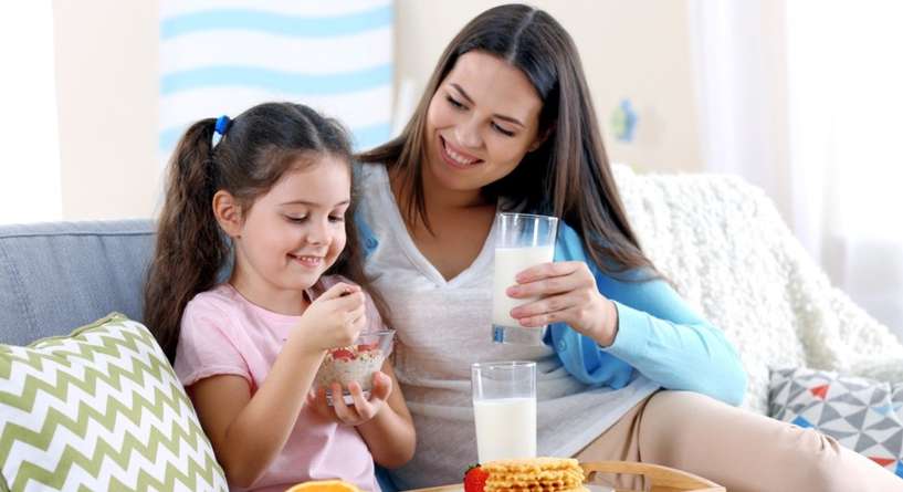 أهمية تناول الحليب للاولاد