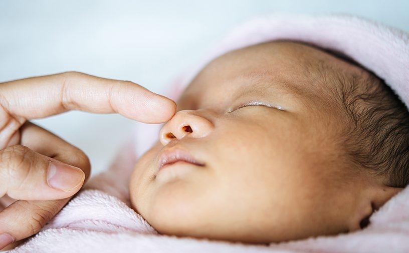 علاج الترجيع عند الأطفال حديثي الولادة