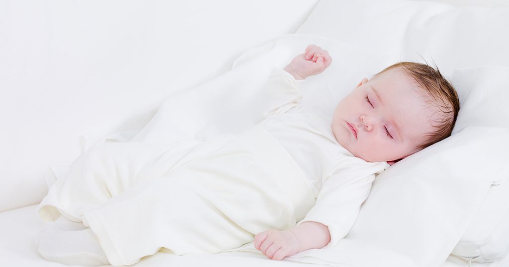 متى ينام الرضيع نوم متواصل دون رضاعة