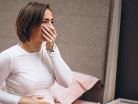دراسة تكشف الحل المطلق لأعراض الغثيان والقيء عند الحامل