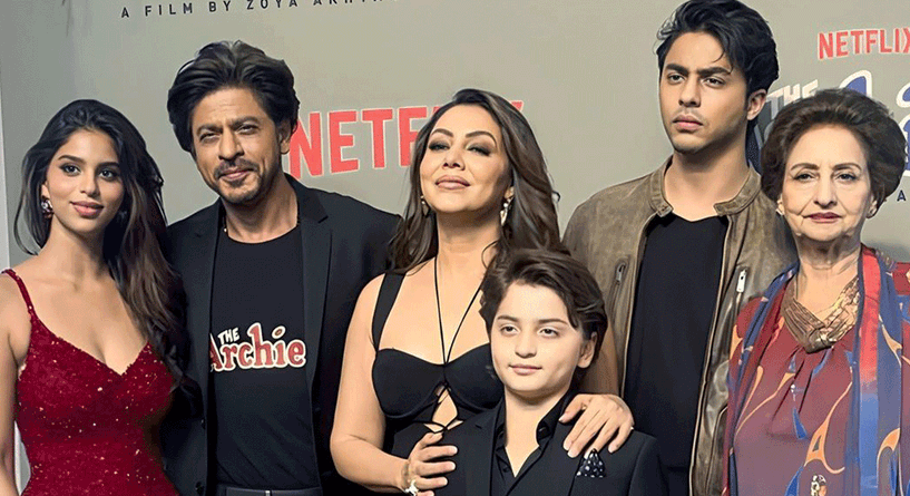 شاروخان وعائلته يدعمون ابنتهم الكبرى في تجربتها السينمائية الأولى