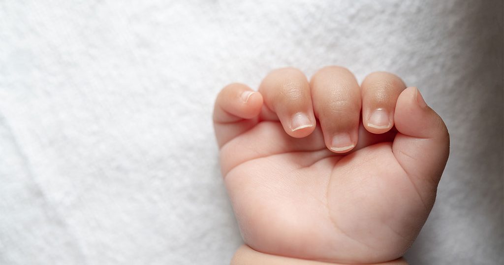 علاج تقشّر الأظافر عند الأطفال