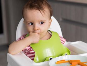 أكلات تسمن الرضيع في الشهر السادس