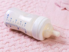 متى يعطى الطفل حليب رقم 2