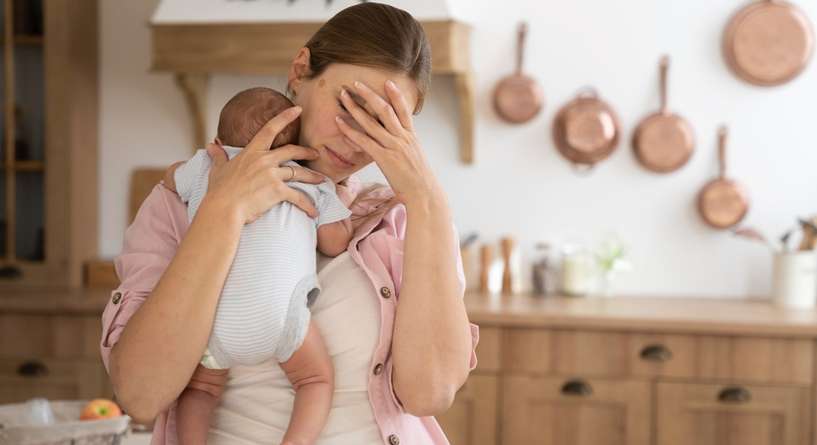 سبب بكاء الطفل المفاجئ وهو نائم عمر ٤ شهور