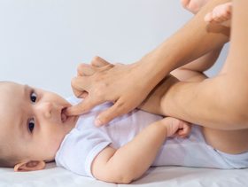 علامات التسنين عند طفلك