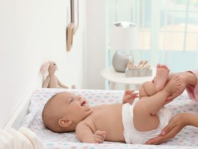 البراز الاخضر للرضيع
