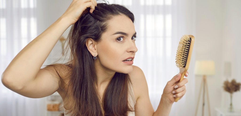 كيفيّة التخلّص من تساقط الشعر بعد الولادة