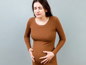 آلام الحوض عند الحامل في الشهر الثامن