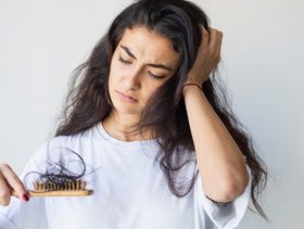 اسباب تساقط الشعر بعد الولادة