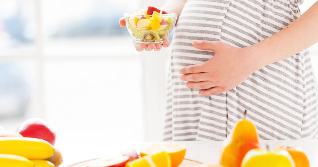 أهميّة تناول الحامل للفواكه