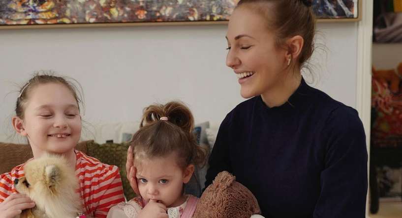 مريم أوزرلي تحتفل بعيد ميلاد ابنتها بأسلوب كرتوني مختلف