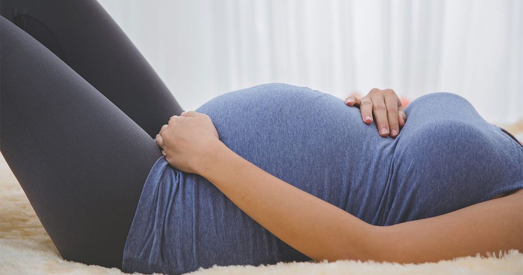 الوضعيّة الصحيحة لنوم الحامل