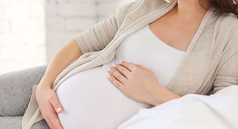 تجارب الحوامل مع زيادة ماء الجنين في الشهر السادس