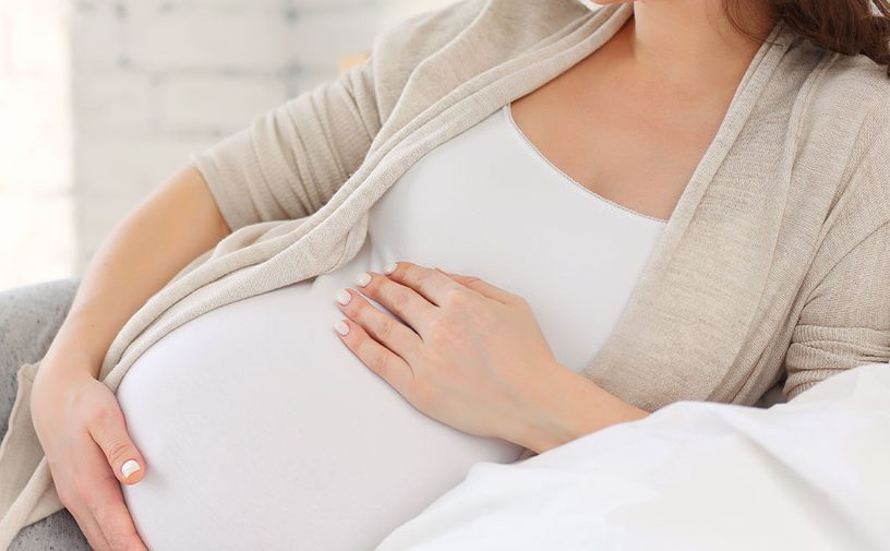 تجارب الحوامل مع زيادة ماء الجنين في الشهر السادس