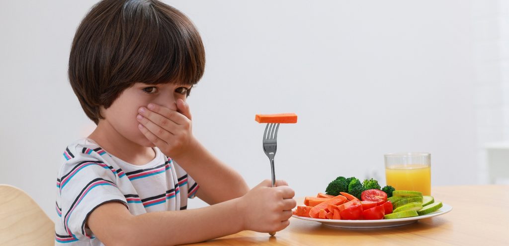 كيفيّة التعامل مع رفض الطفل للأطعمة