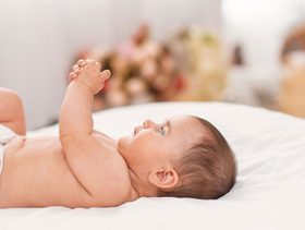 جدول التطور الحركي للطفل