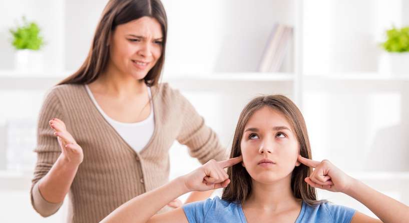 كيفية التعامل مع المراهق العنيد والعصبي والعدواني
