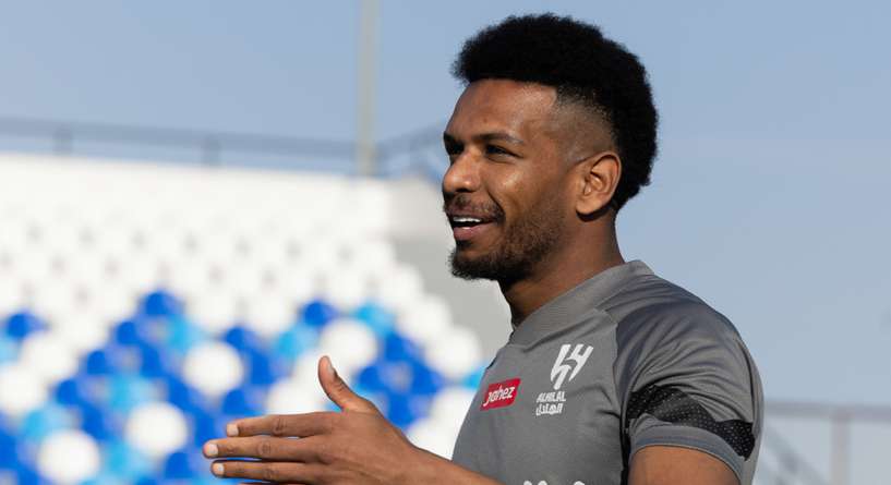 لاعب الهلال علي البليهي يلفت الأنظار باعتذاره لطفلين وهذا هو السبب!