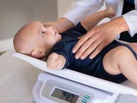 وزن الطفل الطبيعي في الشهر التاسع