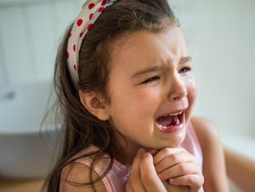 البكاء عند الاطفال 7 سنوات