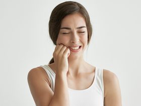 مضاعفات خلع ضرس العقل جراحيا