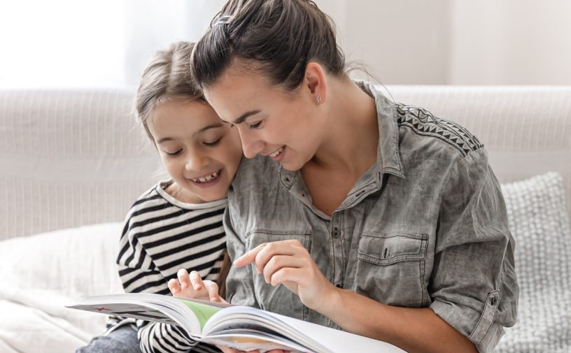 تأثير قراءة القصص مع الأطفال على إشارات الدماغ