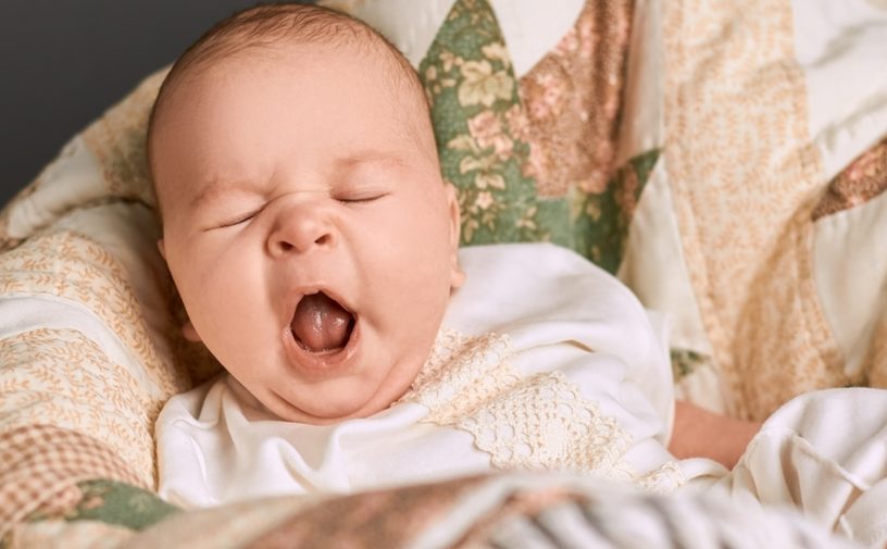 أضرار قلة النوم عند الرضع