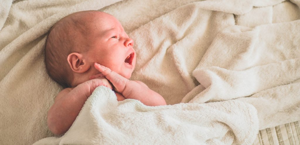 التأثيرات السلبيّة لقلّة نوم الرضيع