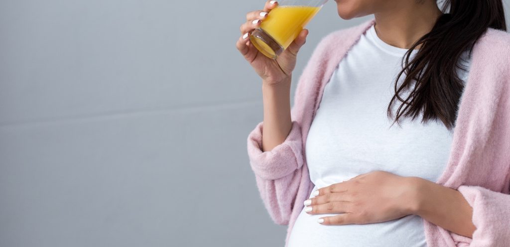 أفضل مشروب طبيعي للتخفيف من الغثيان خلال الحمل