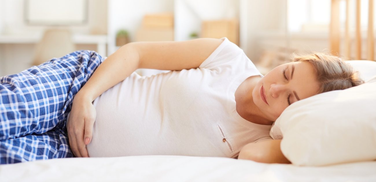 نصائح تضمن راحة الحامل أثناء النوم