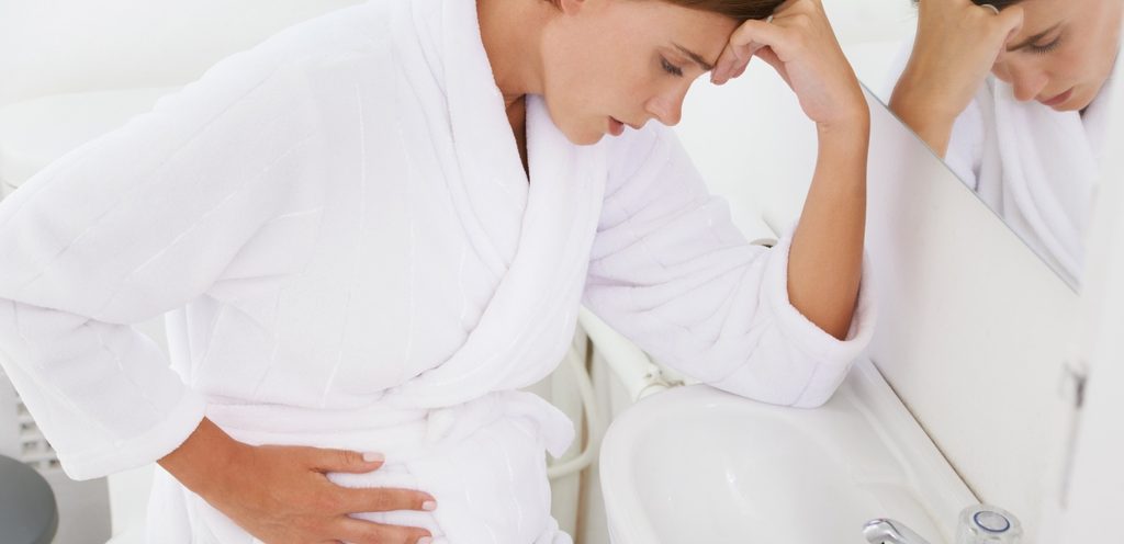 إمراة حامل تعاني من عوارض الحمل