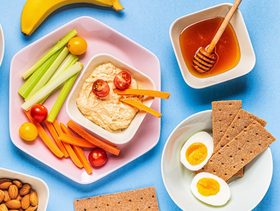 خمس وجبات غذاء لطفلك خفيفة وغنية بالعناصر الغذائية لتناولها قبل النوم