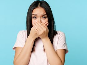 رائحة الفم علامة هذه الأمراض الخطيرة