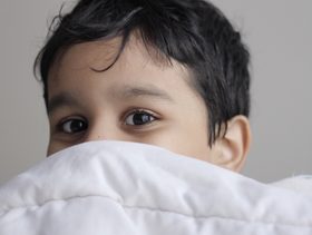 طفلي لا يذهب للنوم باكرًا، ماذا أفعل؟