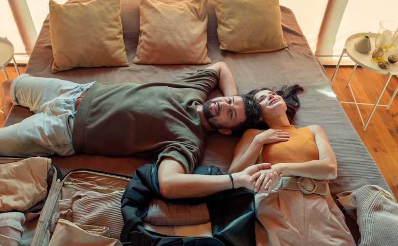 كيف تبدو علاقة رجل الجوزاء والمرأة الحمل والجنس