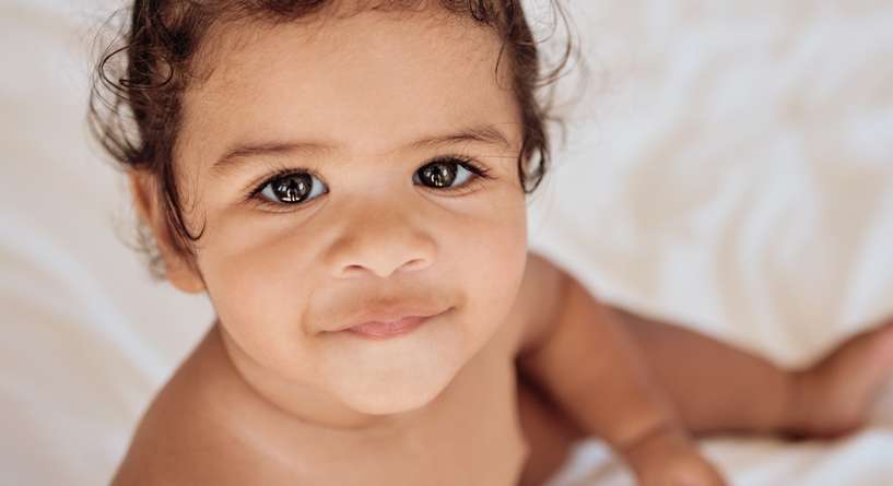لماذا تنتفخ عيني طفلي بين الفترة والأخرى؟