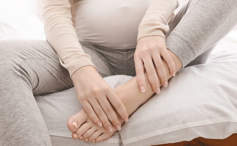 ما علاقة حرارة القدمين للحامل ونوع الجنين؟