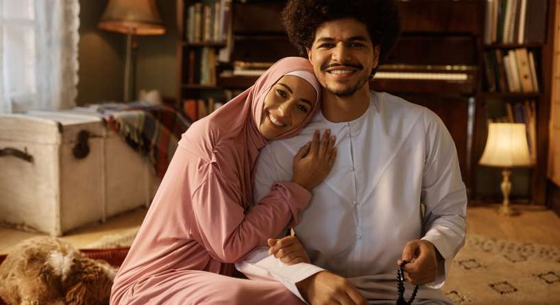 هل مغازلة الزوج في رمضان تبطل الصيام
