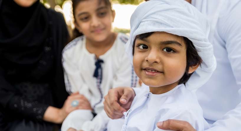 مساعدة الأطفال على التعامل مع تغيرات الجدول اليومي والأنشطة الدينية خلال شهر رمضان