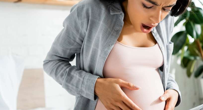 سبب ألم السرة عند الحامل في الشهر السابع